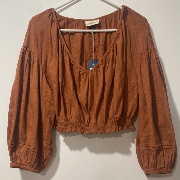 Universal Thread Long Sleeve Crop Top Blouse Rust
Brown Size. XL. NWT - Picture 2 of 4